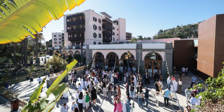 IOC Clínica Dental refuerza su presencia en Canarias participando en el Foro Recursos Humanos 2025