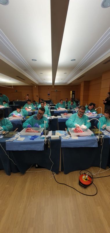 El Dr. Mesquita imparte una exclusiva formación en IOC Academy sobre las últimas técnicas en cirugía peri-implantar [VÍDEO + GALERÍA]