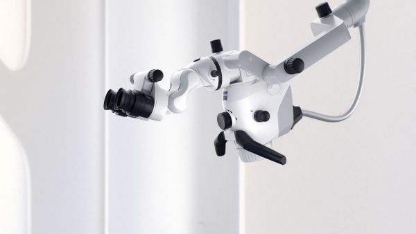 Microscopio Operatorio en IOC Clínica Dental