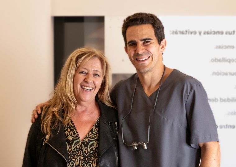 Olvida el miedo al dentista Testimonio de Implantes y Dientes Fijos en 24 horas