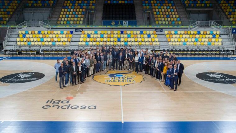 IOC Clínica Dental brinda un año más junto al Club Baloncesto Gran Canaria