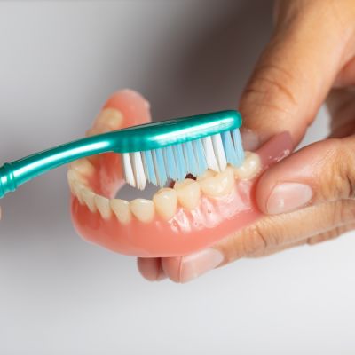 Limpieza de prótesis